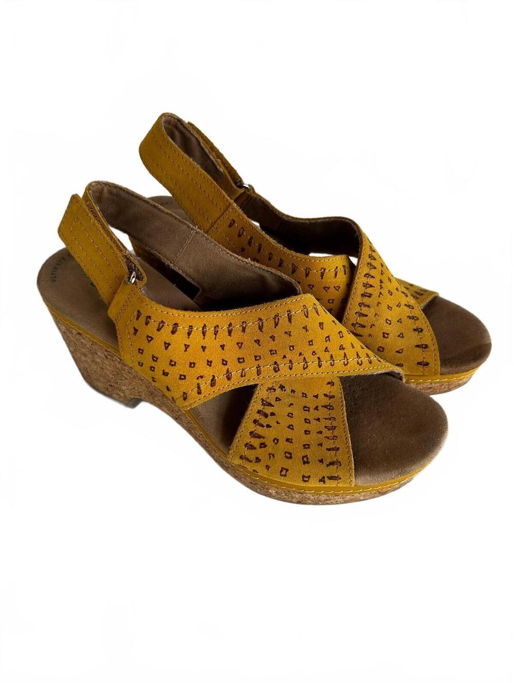 Clarks Giselle Bay Mustard Suede Slingback Wedges Sz 7.5